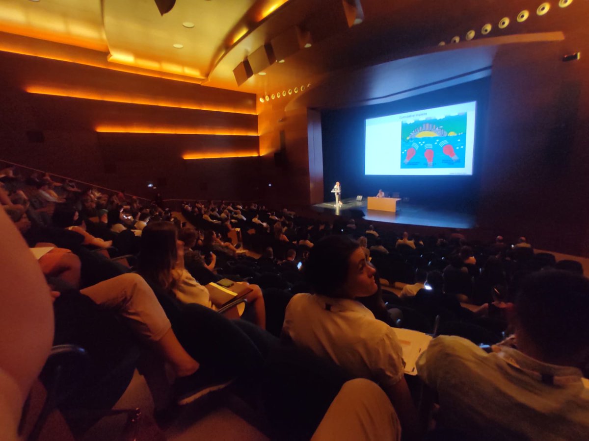 undecimar's tweet photo. La semana pasada se realizó en San Sebastian el #ecsa59:Using the best scientific knowledge for the sustainable management of estuaries & coastal seas, donde el Dr. Defeo presentó:
Sandy beach social–ecological systems at risk:Regime shifts,collapses and governance challenges👇 https://t.co/CL7hpJVfDi