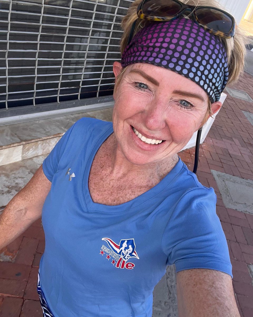 KellyFay12's tweet photo. Today we walked 9.11 miles in remembrance of all the lives that were lost and changed forever. 
Take a minute to remember and to honor all the fallen heroes. Take a minute to honor all the survivors. Take a minute to honor our Country. #911promiserun #proudUPSer https://t.co/7ickhfGDe6