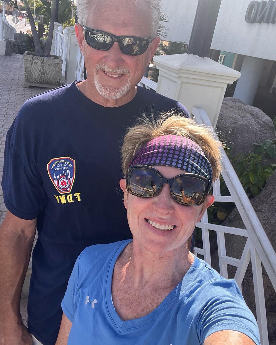 KellyFay12's tweet photo. Today we walked 9.11 miles in remembrance of all the lives that were lost and changed forever. 
Take a minute to remember and to honor all the fallen heroes. Take a minute to honor all the survivors. Take a minute to honor our Country. #911promiserun #proudUPSer https://t.co/7ickhfGDe6