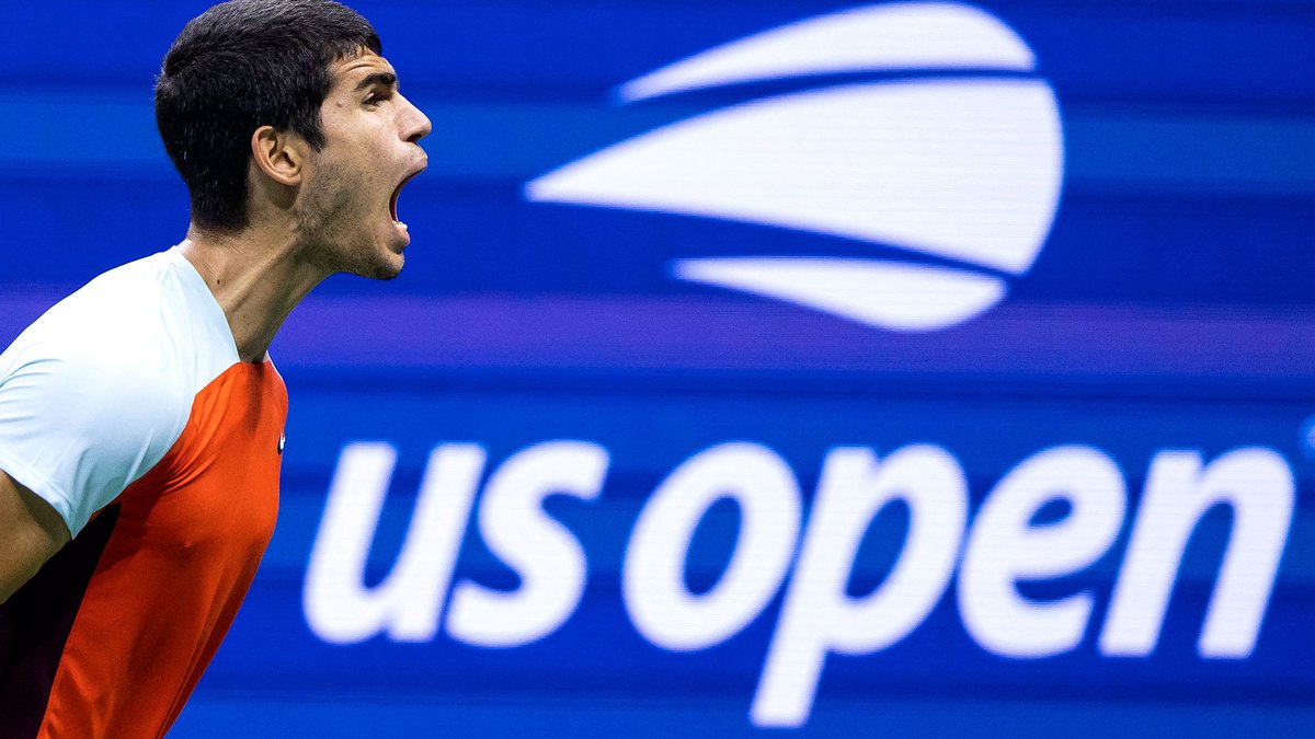 Info_Olimpica's tweet photo. ¡Alcaraz hace historia en Nueva York!

🏆 Carlos Alcaraz 🇪🇸 gana 3-1 (6-4, 2-6, 7-6 y 6-3) a Casper Ruud 🇳🇴 en la final del US Open y se lleva su primer Grand Slam.

🥳 ¡Con 19 años es el número 1⃣ del ranking ATP más joven de la historia! https://t.co/3BpwRLJ6NO