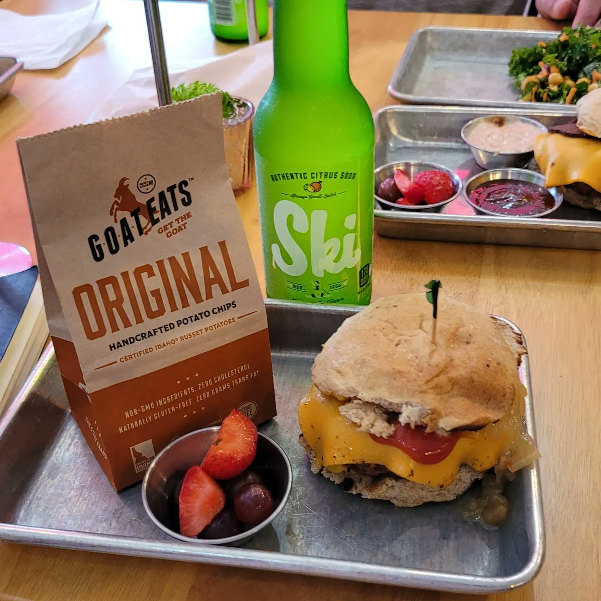 soulfoodscholar's tweet photo. Great to catch up folks in #STL. I ❤️ the vibe of @SweetArtSTL--the place where we dined. A fun menu with fantastic #plantbased food in an affirming atmosphere PLUS a DJ spinning great tunes. #vegan #vegforward #vegforwardfood https://t.co/barXTvPWqP