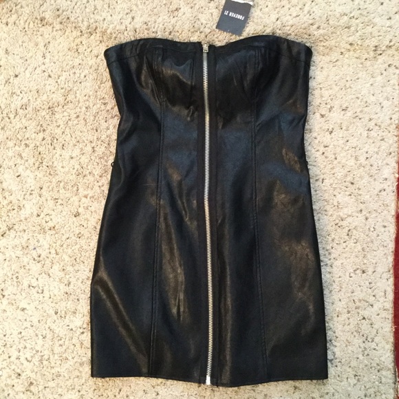 rutherford_ra's tweet photo. So good I had to share! Check out all the items I'm loving on @Poshmarkapp #poshmark #fashion #style #shopmycloset #incinternationalconcepts #elle #forever21: https://t.co/P0k2ZPjxNd https://t.co/3ZS7ElGPQW