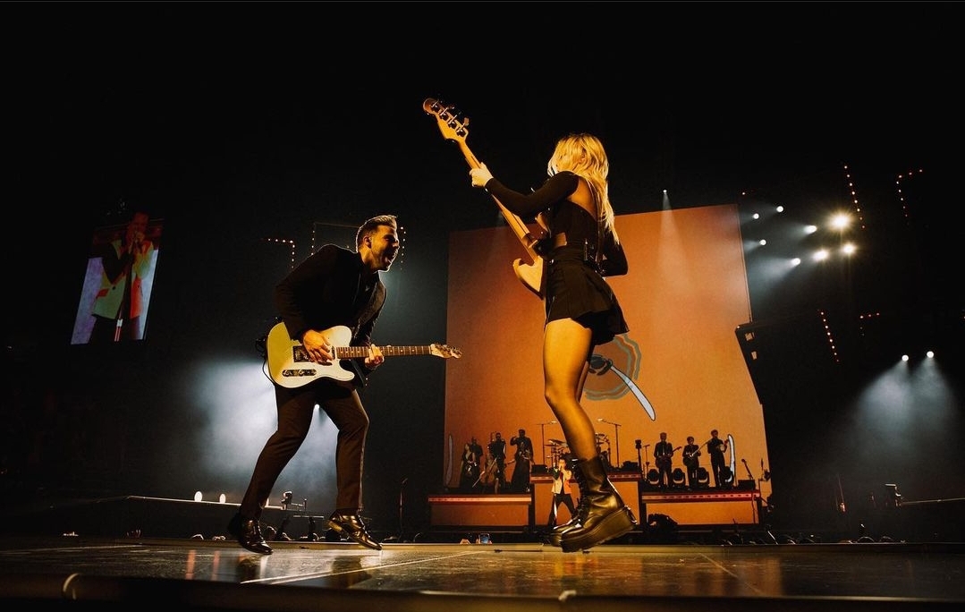 patd_arg's tweet photo. 📸|| "Houston eso fue salvaje, buen trabajo 🙌🏼 #VivaLasVengeanceTour" 

@PanicAtTheDisco via instagram https://t.co/XD5YYCQ0kn