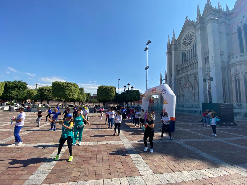 movilidad_leon's tweet photo. ✅️Hoy fue un gran día de Ruta León🌞🚲🍦Aprendimos con #Biciescuela y su taller en mecánica, nos activamos con @ComudeLeon y Zumba #Master24fit estuvimos presentes en nuestro Adoptòn permanente de #PatitasEnElSIT, disfrutamos de exhibición esgrimista 🤺 y danzas Africanas 💃🪘 https://t.co/ZhF782qaMx