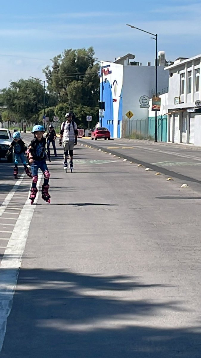 movilidad_leon's tweet photo. ✅️Hoy fue un gran día de Ruta León🌞🚲🍦Aprendimos con #Biciescuela y su taller en mecánica, nos activamos con @ComudeLeon y Zumba #Master24fit estuvimos presentes en nuestro Adoptòn permanente de #PatitasEnElSIT, disfrutamos de exhibición esgrimista 🤺 y danzas Africanas 💃🪘 https://t.co/ZhF782qaMx