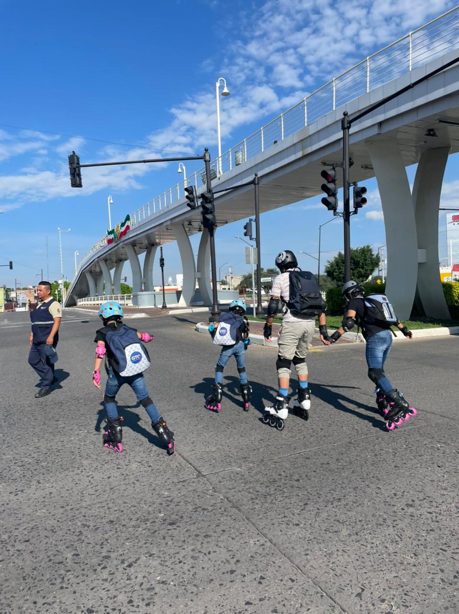 movilidad_leon's tweet photo. ✅️Hoy fue un gran día de Ruta León🌞🚲🍦Aprendimos con #Biciescuela y su taller en mecánica, nos activamos con @ComudeLeon y Zumba #Master24fit estuvimos presentes en nuestro Adoptòn permanente de #PatitasEnElSIT, disfrutamos de exhibición esgrimista 🤺 y danzas Africanas 💃🪘 https://t.co/ZhF782qaMx