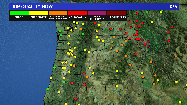 JoeRaineriWX's tweet photo. After seeing thick smoke and haze this weekend, we'll slowly see it clear out by tomorrow afternoon. It's still going to be thick east of the #Cascades the next couple days. #kgw #kgwweather #widlfires https://t.co/1DEnvrF8rc