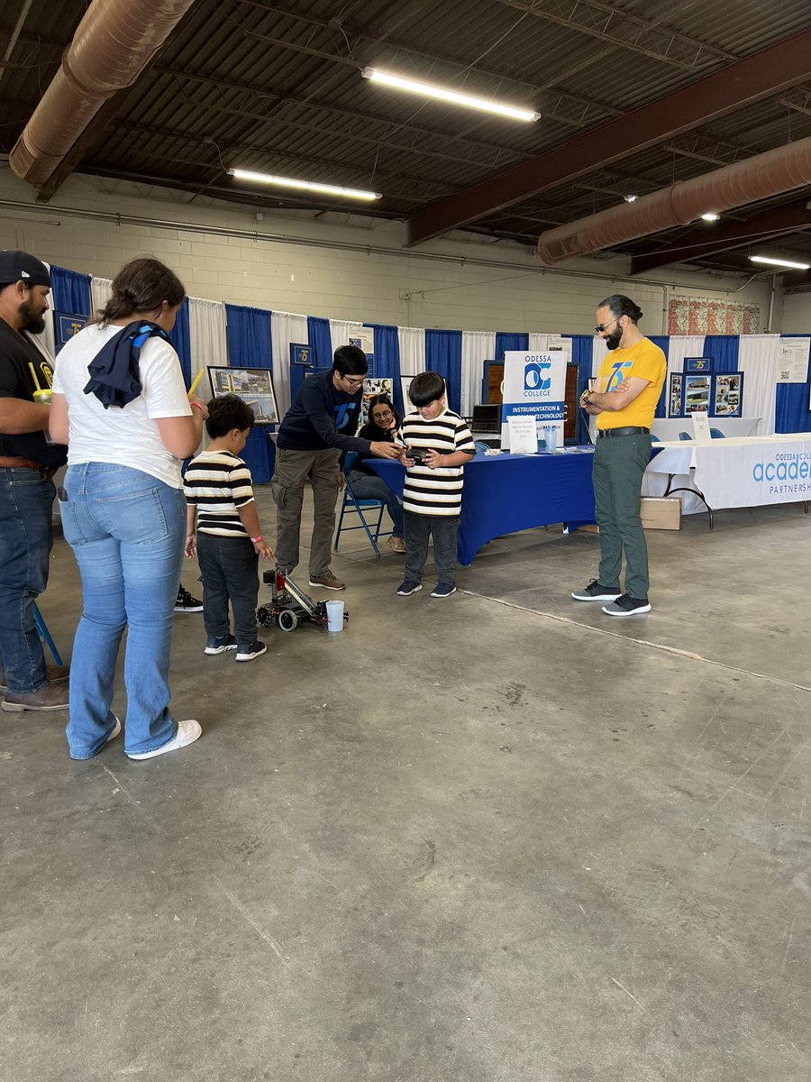 VP1TrueAnderson's tweet image. Glad to be out this evening with @OdessaCollege at the @PBFair for the last day of fair. #comm_coll #tweetoc💙🤍 #permianbasin