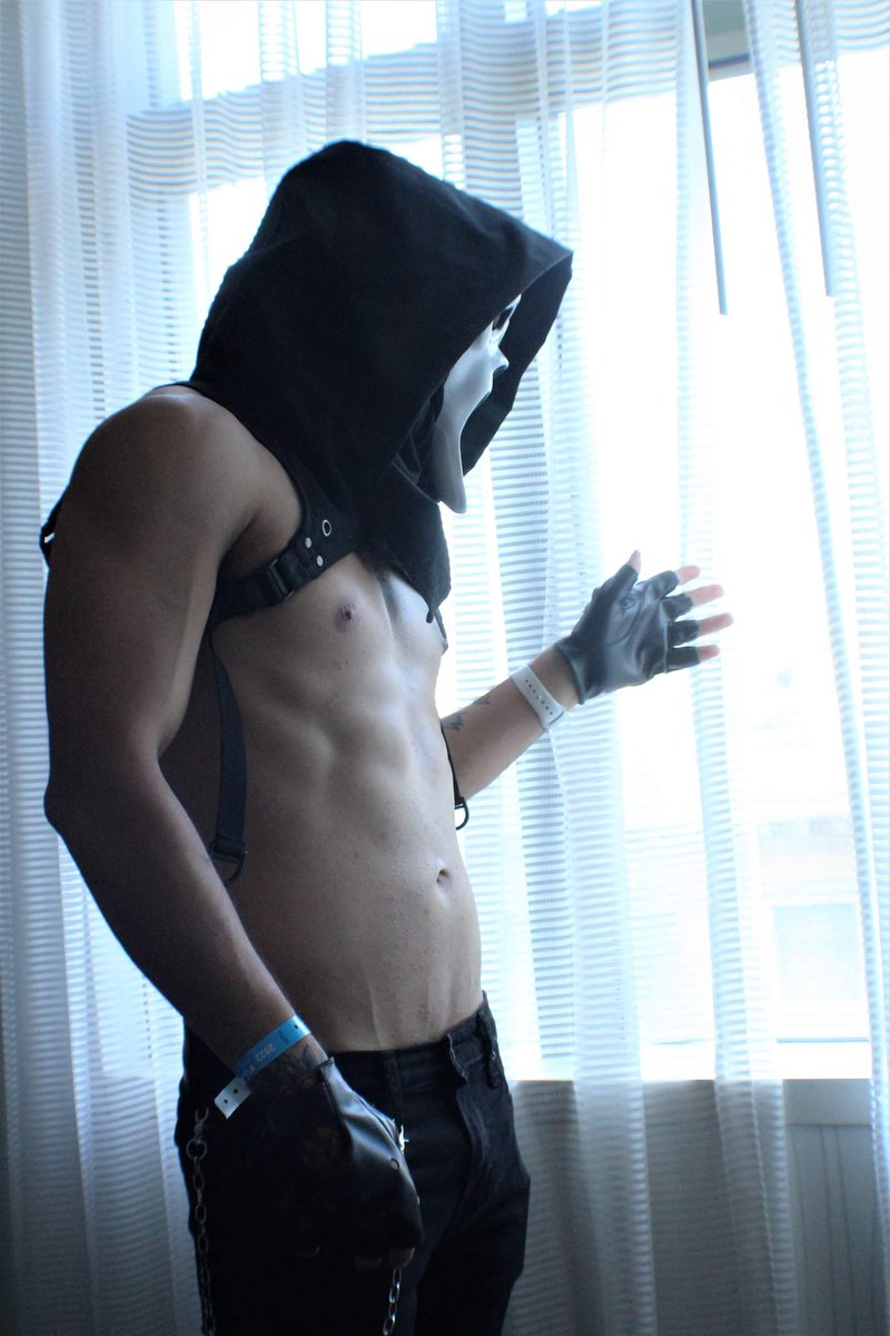 sweetchorizo's tweet photo. @michaelsasser This was a shoot with some friends at an anime convention.  Please let me know what you think.  I usually only shoot with available light https://t.co/qc6MPy8DpO