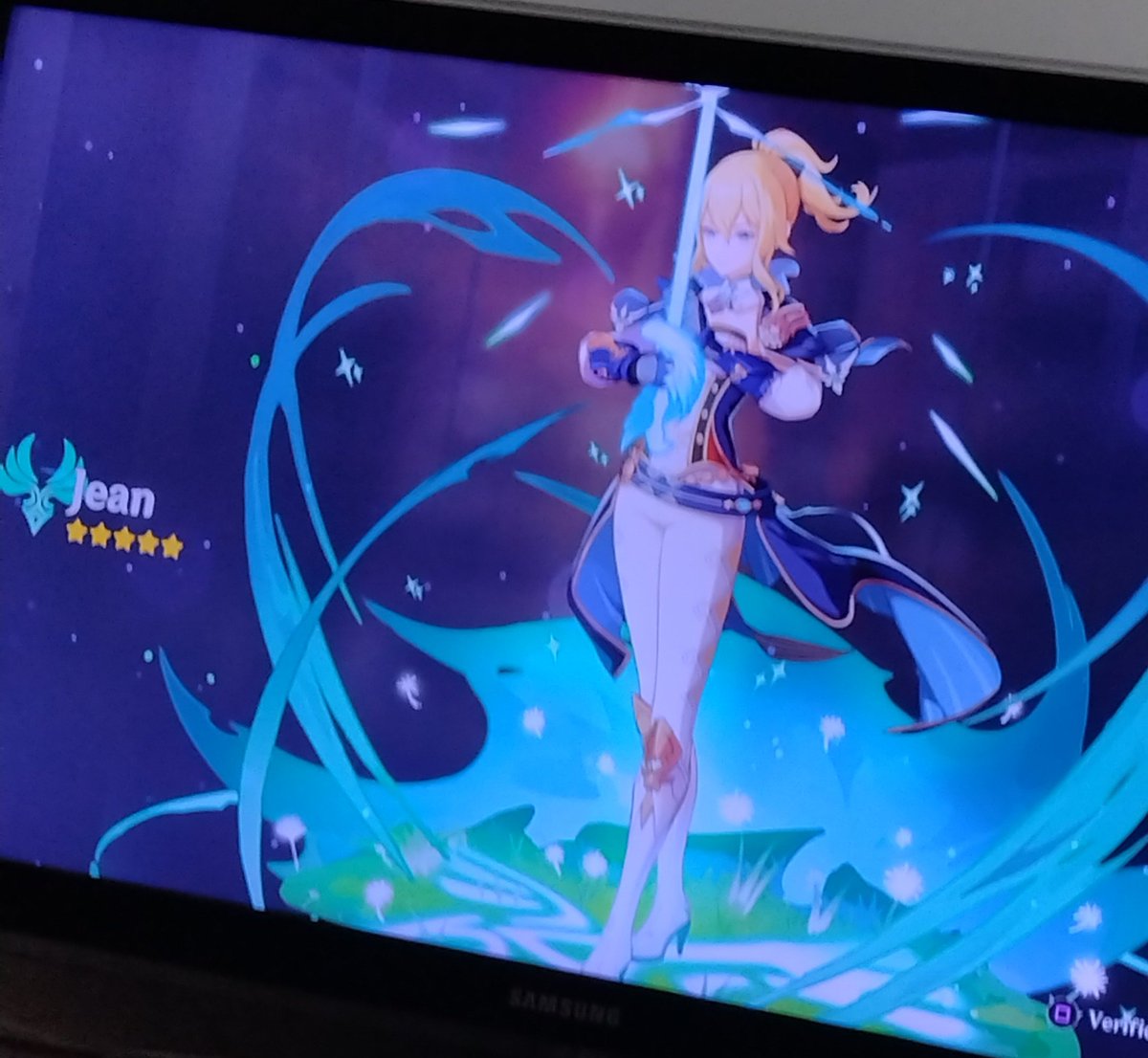 CYPRESSUSCUSTXS's tweet photo. SHE. SHE. SHE. SHE. FINALLY. https://t.co/Nw1LKAwP3h