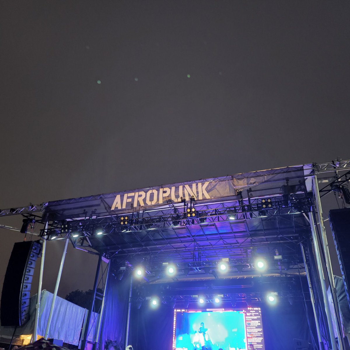 REDinFamy's tweet photo. @SkyesWorld and I Waiting for @iamluckydaye at #Afropunk Rain and all stay tuned for #Cultur3Cod3 on our recap of the Festival on https://t.co/YAwbQlQa8y https://t.co/sQNyoEvdKb
