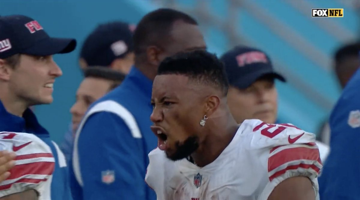 BleacherReport's tweet photo. SAQUON'S BACK ‼️

18 CAR
6 REC
194 TOT YDS
1 TD
Game winning 2-pt conversion https://t.co/aC7hVgXoUg