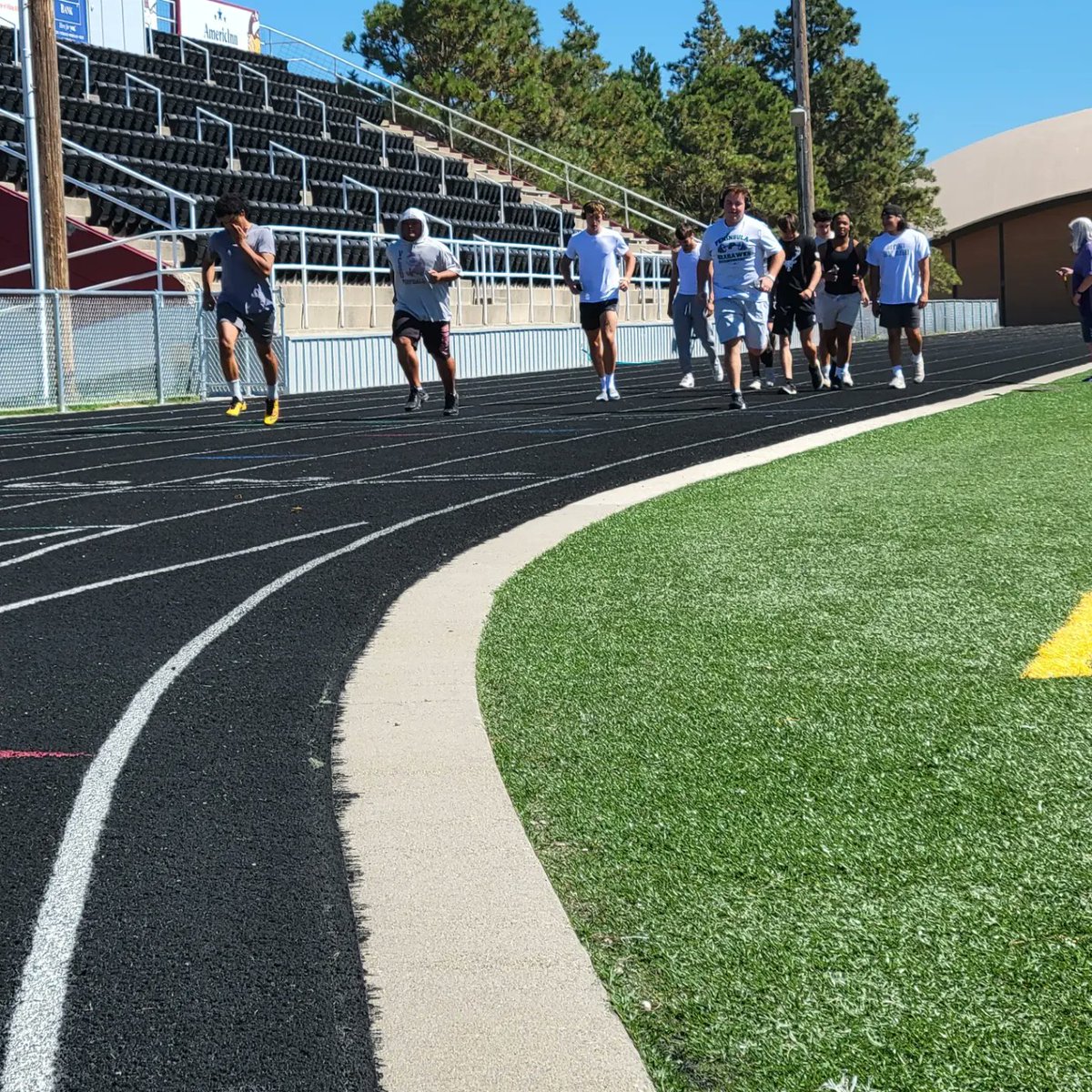 VCSUKHP's tweet photo. HPER 100 hit the track for their mile run a couple weeks ago. Look at them go! https://t.co/gPdqHMtyWn