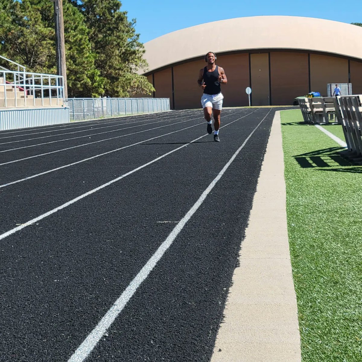 VCSUKHP's tweet photo. HPER 100 hit the track for their mile run a couple weeks ago. Look at them go! https://t.co/gPdqHMtyWn
