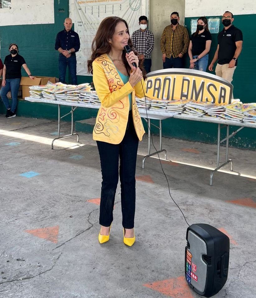 AlhinnaVargas's tweet photo. Todos formamos parte de esta ciudad y es importante que todos, tanto los servidores públicos como las empresas se involucren en temas de responsabilidad social y que mejor, que sea en temas de impulso a la educación.
#diputadamonterrey #distrito6 #mty #prolamsa https://t.co/SCHmfFmx3b
