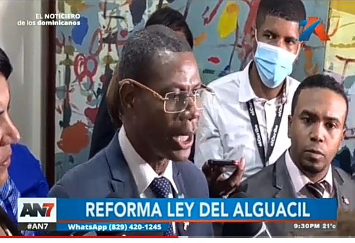 adonissolano's tweet photo. #ProyectoDeleyDelAlguacil #Aniversario37ADA @PoderJudicialRD @DiputadosRD @hipolitogironr @CharlesGenoveva @JGueGonz @alguacilesdom @anamariapenard es necesario la aprobación de una ley Especial que garantice respaldo de las funciones tan vital de los servidores públicos. https://t.co/pK408Q3fnN