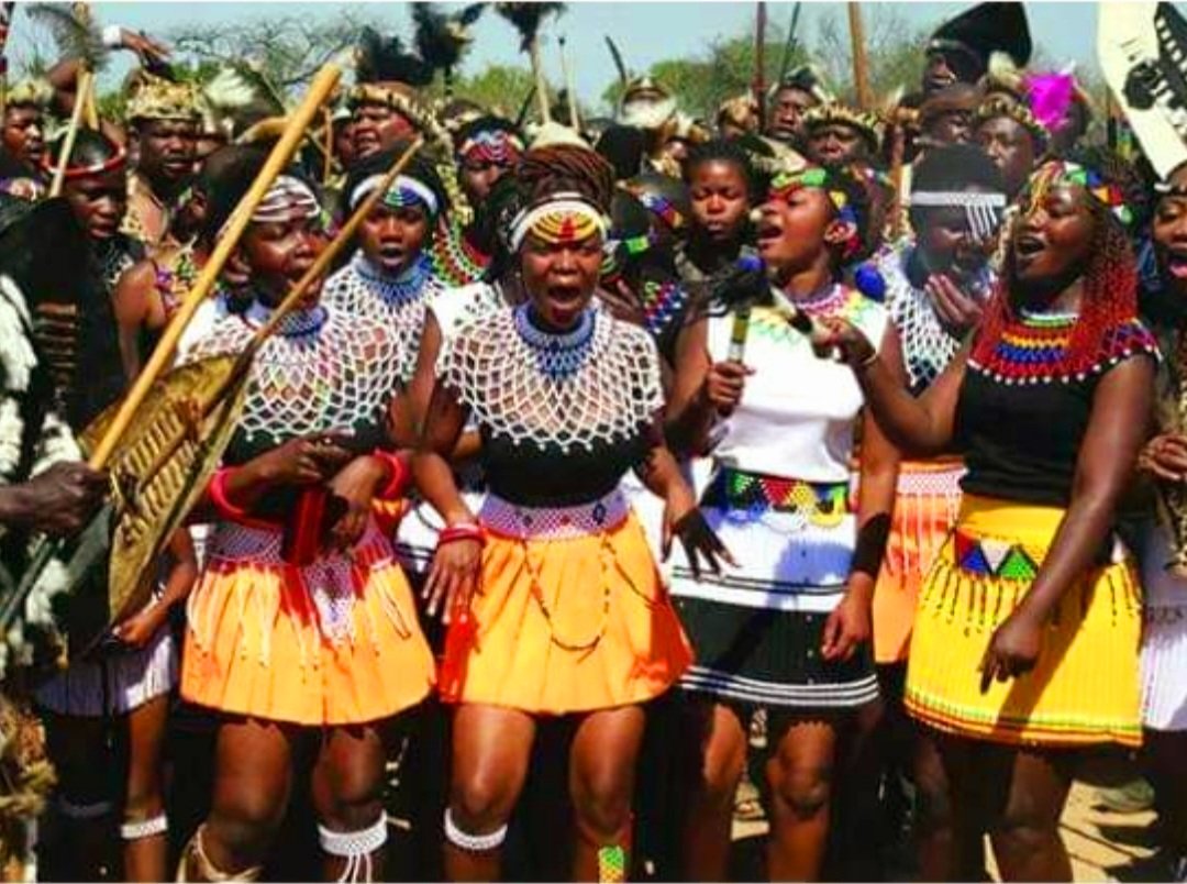 NewsHawksLive's tweet photo. #HistoryComesToLife
The Ndebele Nation, comprising Zimbabweans of various ethnic origins built around the Nguni core from Southwestern and Midlands regions, commemorated the 154th anniversary of revered King Mzilikazi’s death amid great fanfare with music, dance and poetry. https://t.co/bXyOq3Ms9j