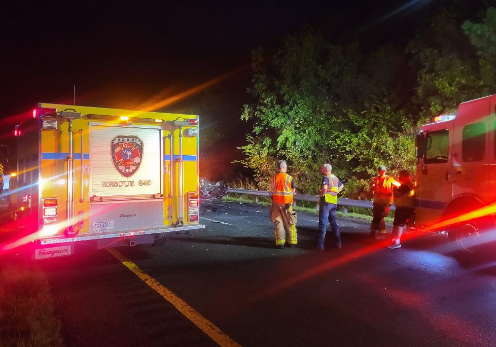 Queen_City_News's tweet photo. #BREAKING UPDATE: Four people were killed and two others were injured in a multi-vehicle crash early Sunday morning caused by a wrong-way driver in #ChesterCountySC, emergency officials said.
READ MORE: https://t.co/GW08VarpIF https://t.co/y8aJKhUXh5