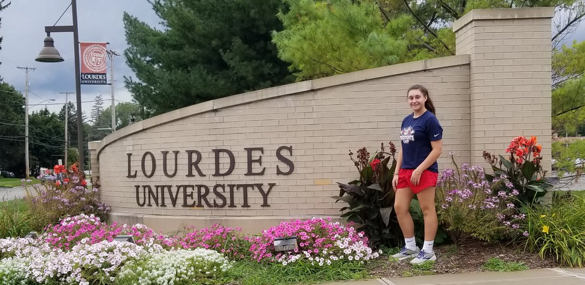 JuliaJLax1's tweet photo. @LourdesWLax Thank you for having me today! Meeting all the players and coaches was great. The tour was awesome. Most importantly....the food after practice was great too! ❤ https://t.co/IWIRxAk5T5
