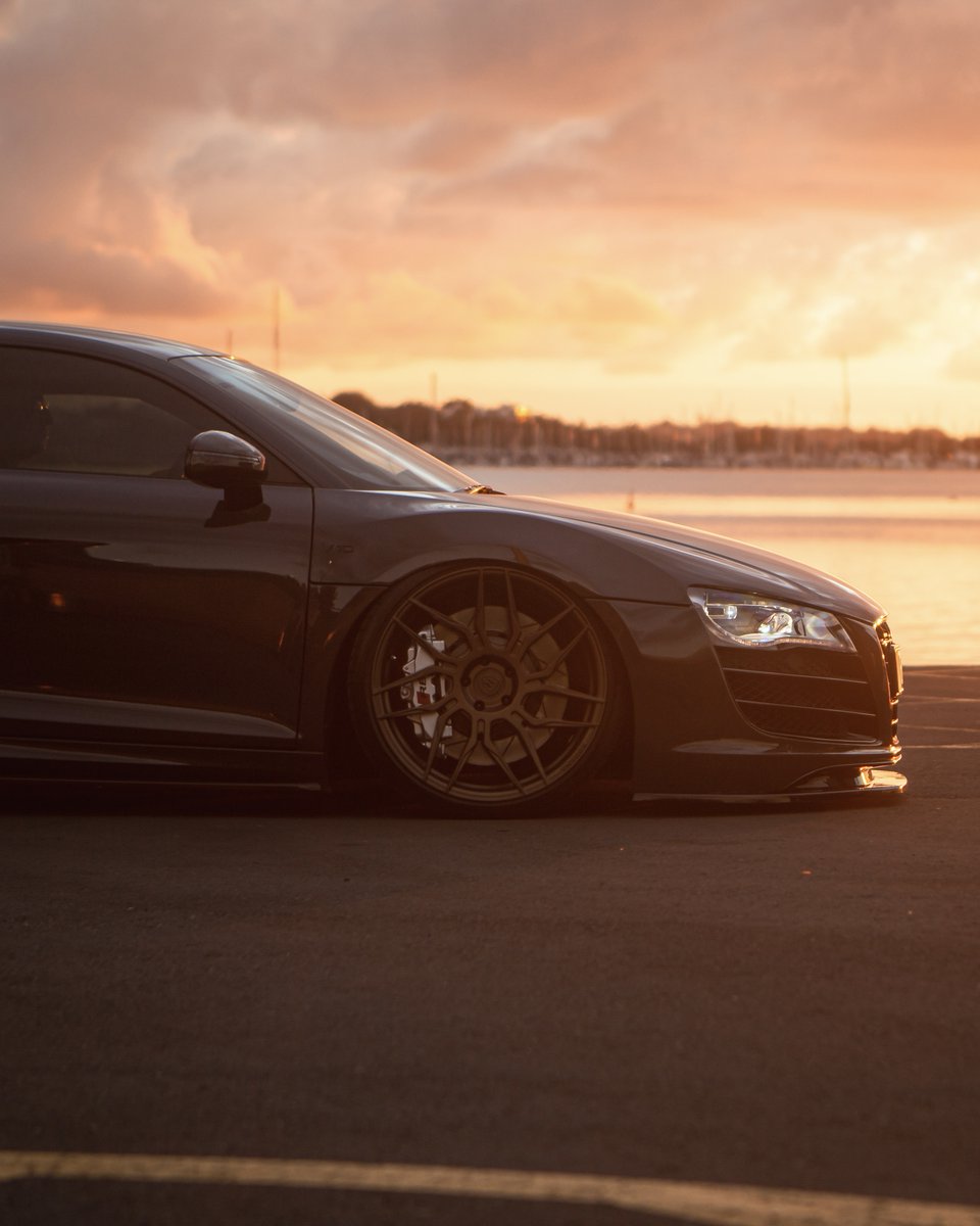 AccuAir's tweet photo. Few things better than cruising in a bagged R8 during a New Zealand sunset.❤️‍🔥
📸 @leo.b.photos 

#AccuAir #eLevel #Bagged #BaggedR8 #Audi #R8 #R8V10 #Quattro #Blacklist #LifeOnAir #Slammed #AirRide https://t.co/ZJkzK2UinB