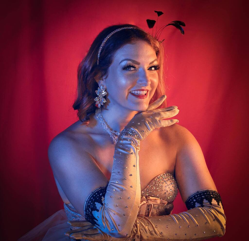 RickHiltbrunner's tweet photo. One more from my shoot with @d.t.foxtrot. Super fun to shoot with.
.
.
.
.
.
#amaturephotography #omaha #omahaphotographer #instaphoto #amaturephotographer #omahaartist #portrait #portraitphotography #portraits #portraitsofinstagram #burlesque https://t.co/2oW5sCCfs3 https://t.co/HjsS3RV9gh
