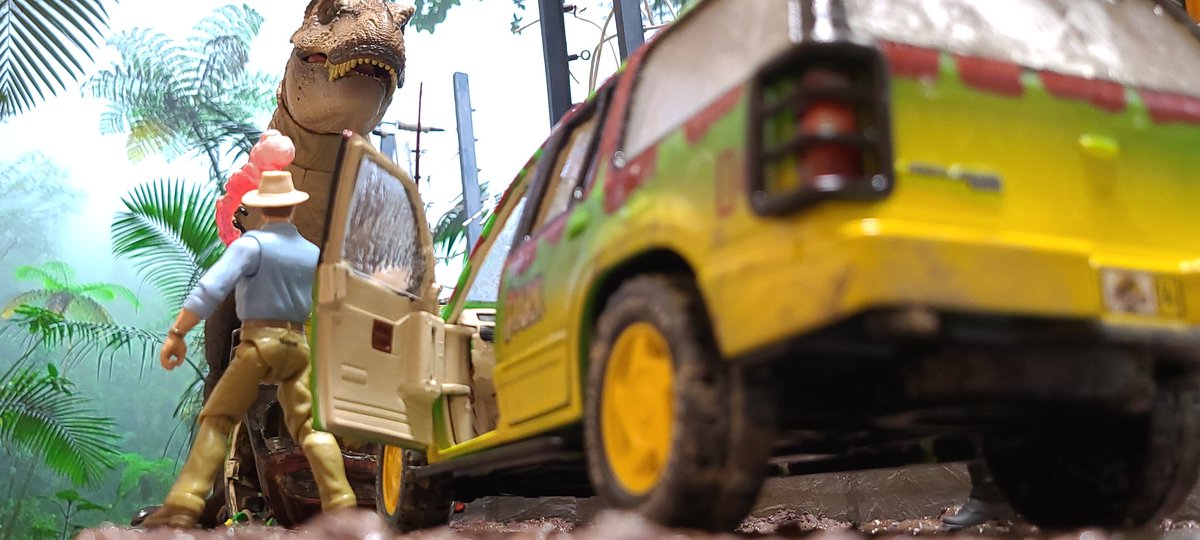 1993IslaNublar's tweet photo. #ジュラシック・パーク
T-REXシーンを #ジオラマ 再現。
Blrnder+3Dプリント、木工、レジン、粘土、針金などの素材で自作。
エクスプローラーも改造してます。
写真は無加工。
#mattel #JurassicPark
#マテル #ティラノサウルス https://t.co/7Zz11eI52e