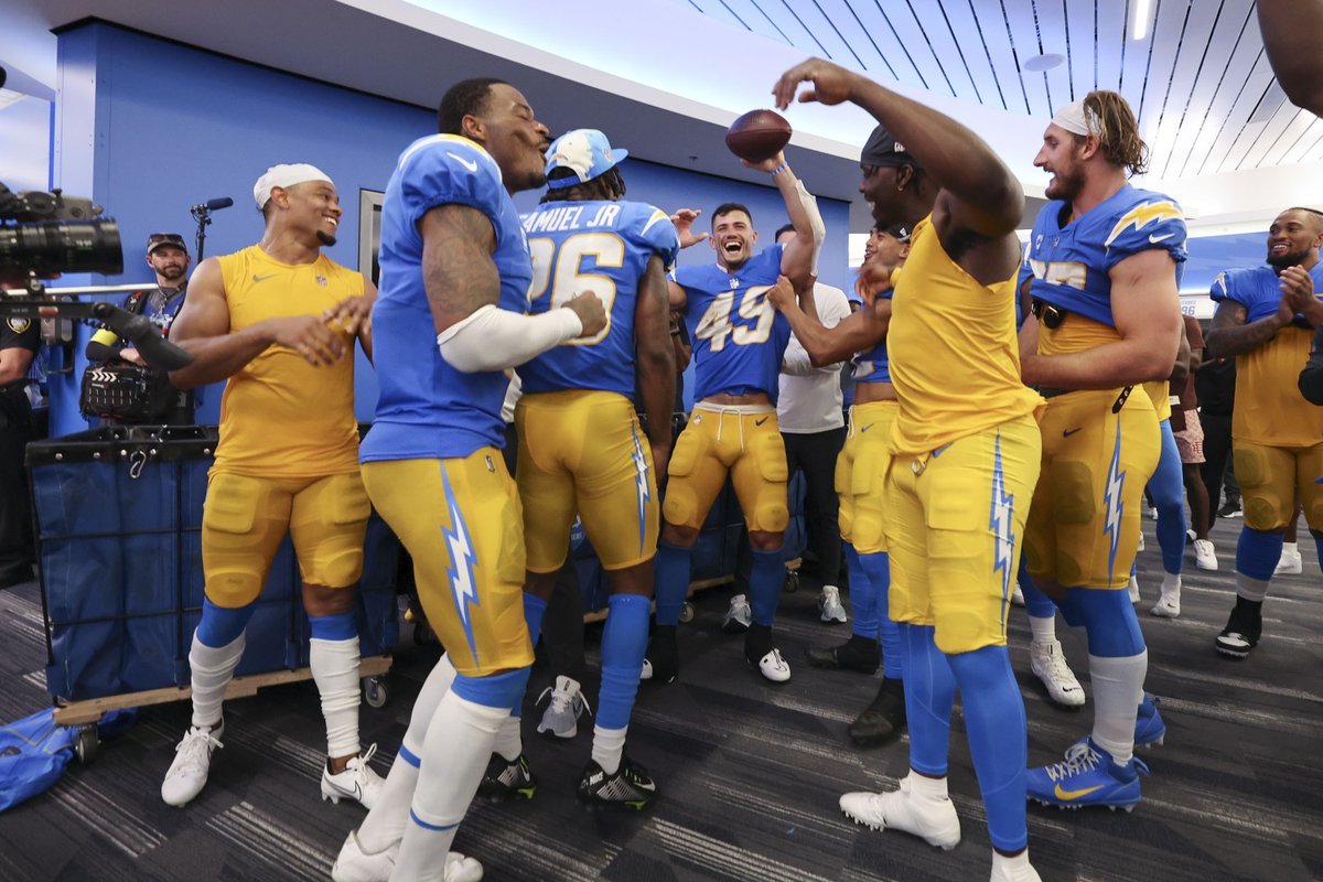 chargers's tweet photo. U KNOW THE VIBES https://t.co/CldvVV6A7U