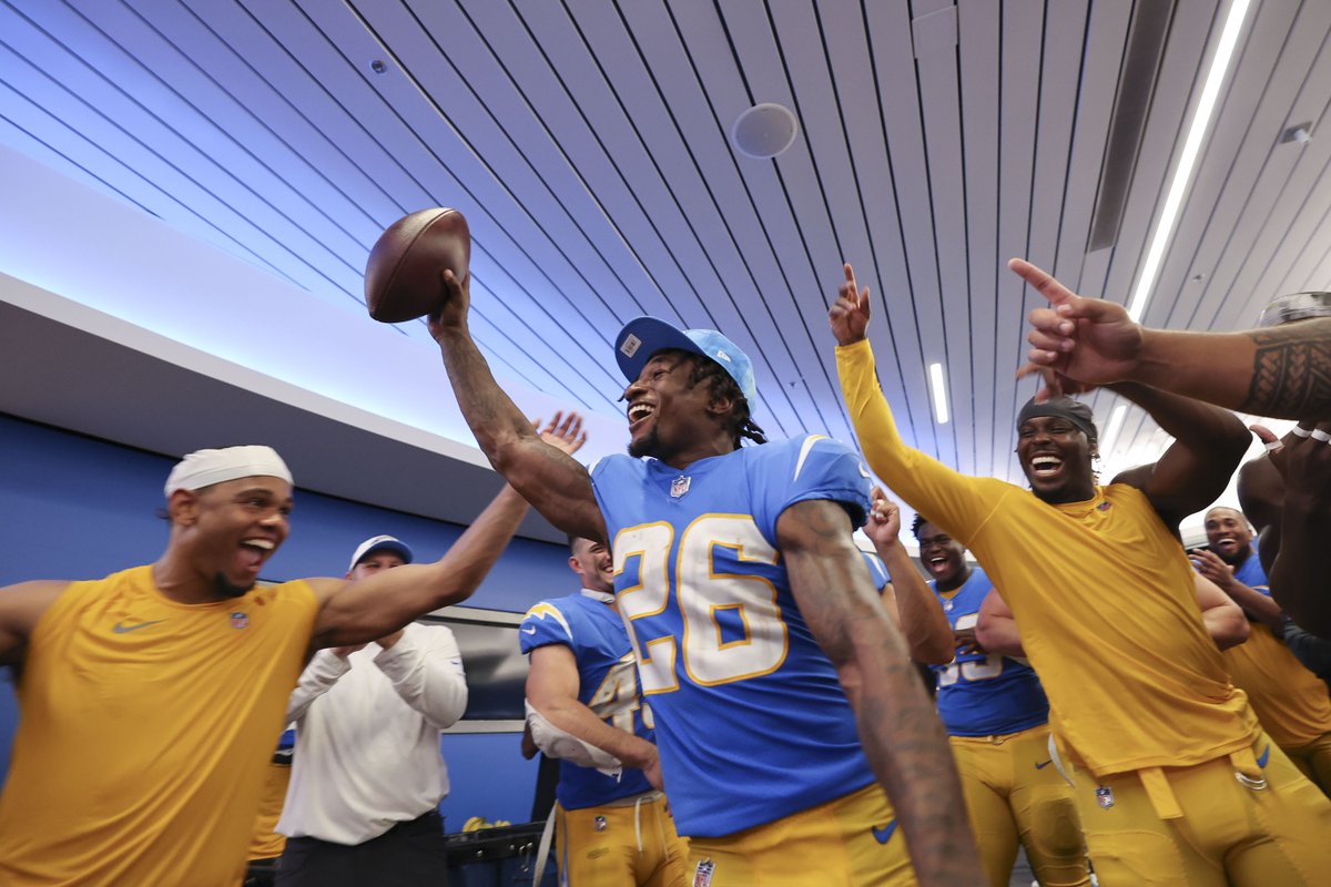 chargers's tweet photo. U KNOW THE VIBES https://t.co/CldvVV6A7U