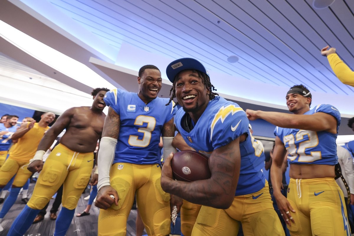 chargers's tweet photo. U KNOW THE VIBES https://t.co/CldvVV6A7U