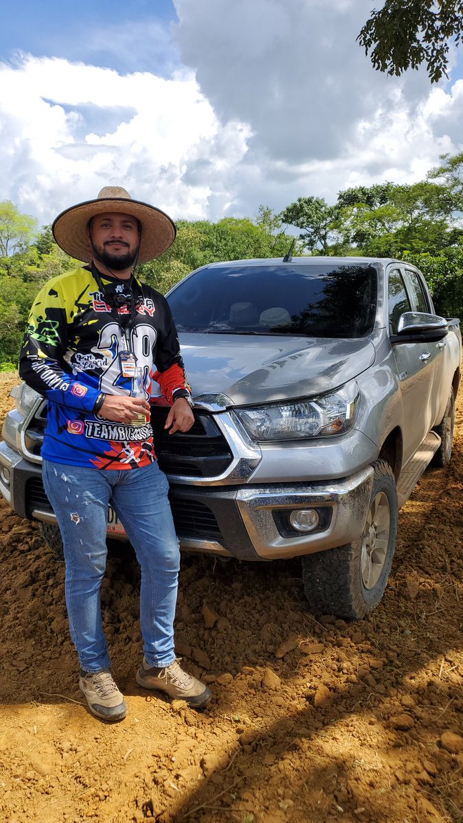 Gustavorracho's tweet photo. Trabajando en los llanos Guariqueños #Guarico #valledelapascua #flydrone #drone #dji #Venezuela https://t.co/qLoZSke8Qu