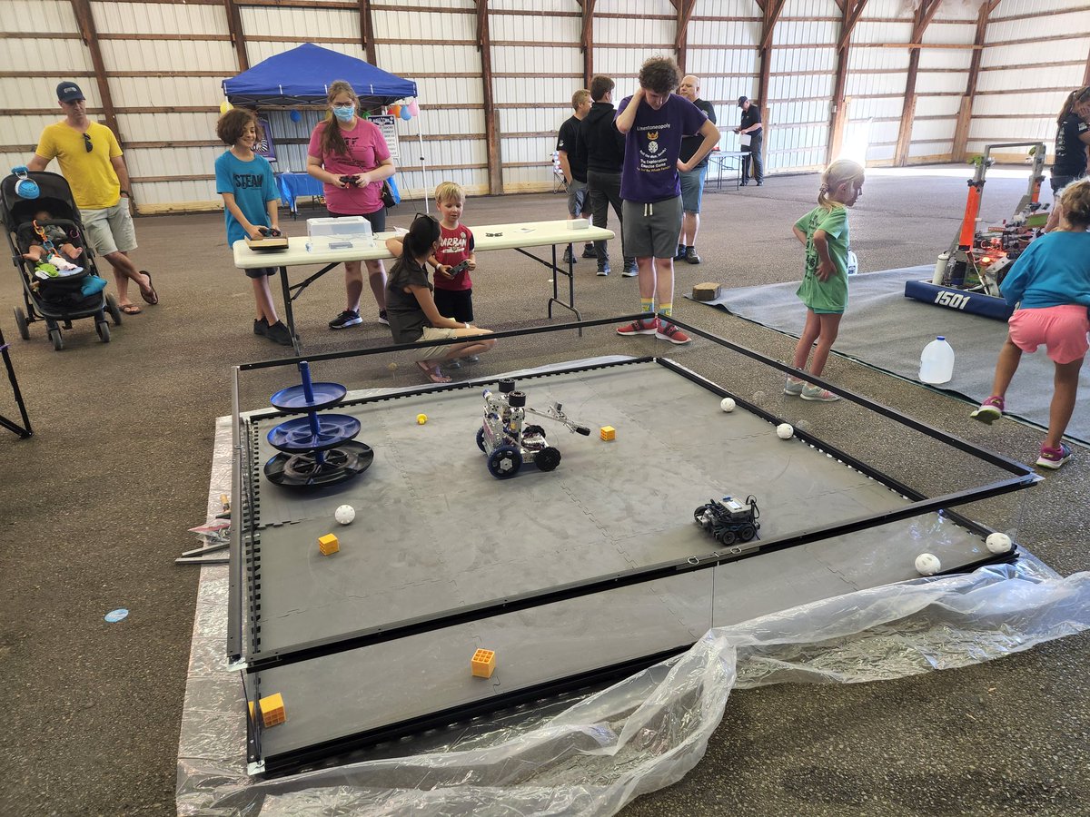 SteamSuperior's tweet photo. We had a great time at the Kiwanis Balloon Fest with @frc3494 showing #STEAM - including our 3D printer bought with an @PurdueINMaC grant - to over 790 people this weekend!
#morethanrobots #firstenergize #4HGrowsHere #superiorsteam #nextgenerationmanufacturing #INMaCmicrogrant https://t.co/XUID4j92eX