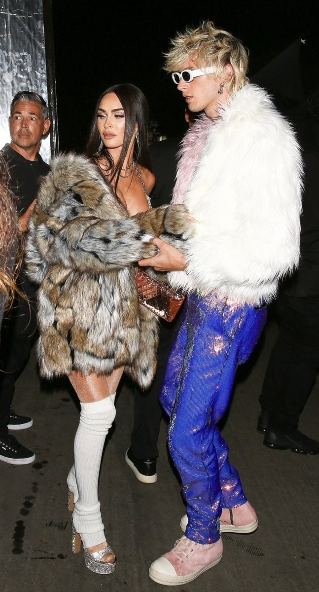 I am telling my kids this is. Sally and tryst.   @RichardSHarmon  <a href="/MatreyaScarrwen/">Matreya Scarrwener</a>  #Fakes🫰🏽😻