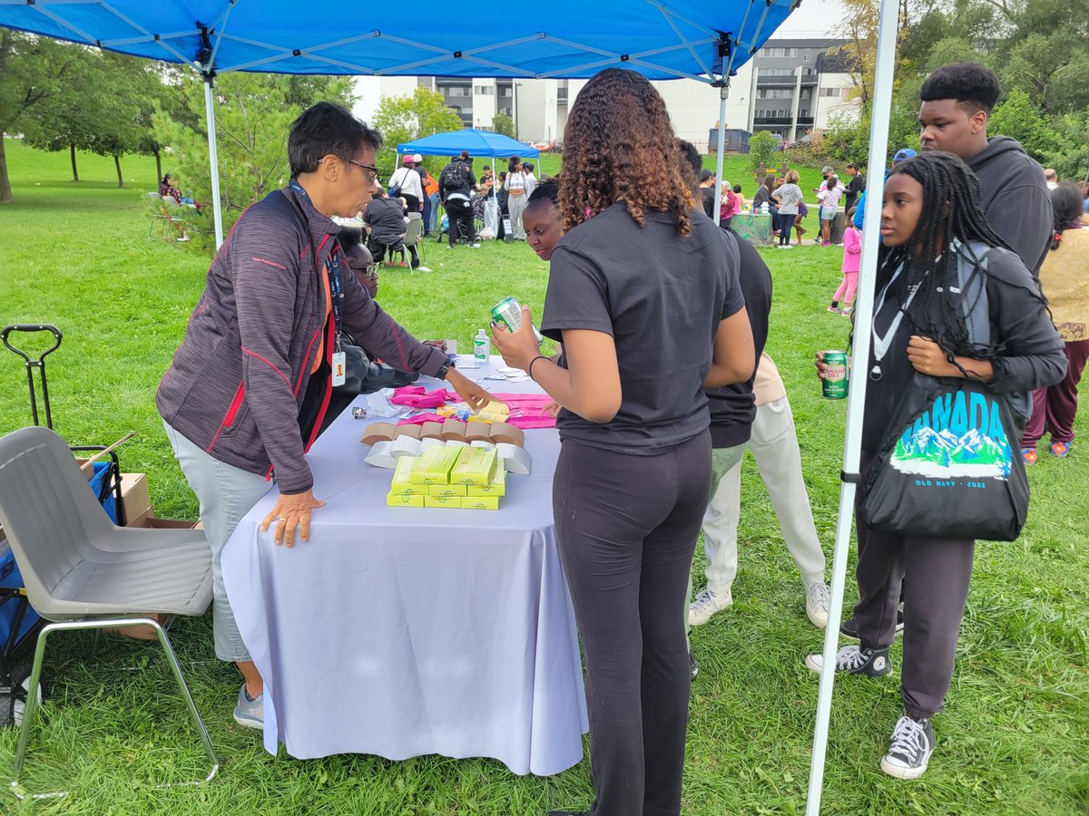 FourCornersHC's tweet photo. Last Sunday, WellFort joined The Giveback Malton for their 3rd annual back-to-school giveback and their first ever summer carnival!

It was such a success, with over 230 backpacks donated, and over 450+ attendees!

#Malton #WellFort #Giveback #Youth #Community https://t.co/E0AYoSgPRo
