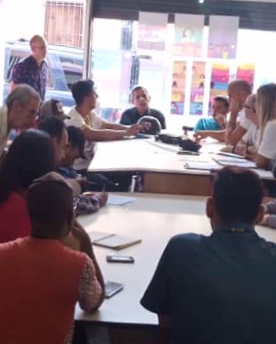 TodesDignidad's tweet photo. En equipo y sin dejar a nadie atrás seguimos construyendo una propuesta para el país que nos merecemos y dejaremos como herencia a las futuras generaciones.

#PorLaDignidad #UPD https://t.co/9HdXgpAhbM