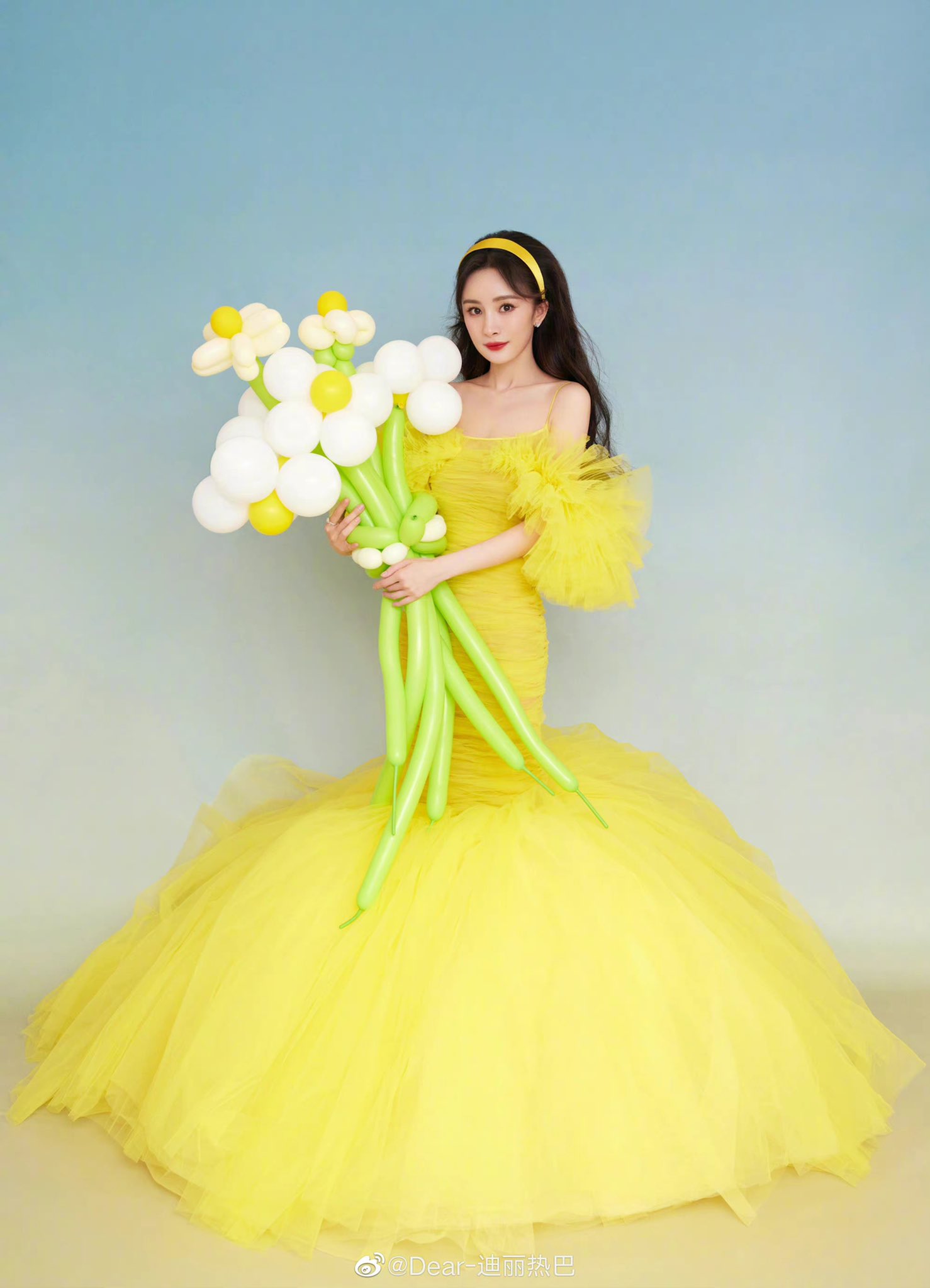  weibo \"Selamat ulang tahun untuk gadis cantik Mijie Happy Birthday Yang Mi   