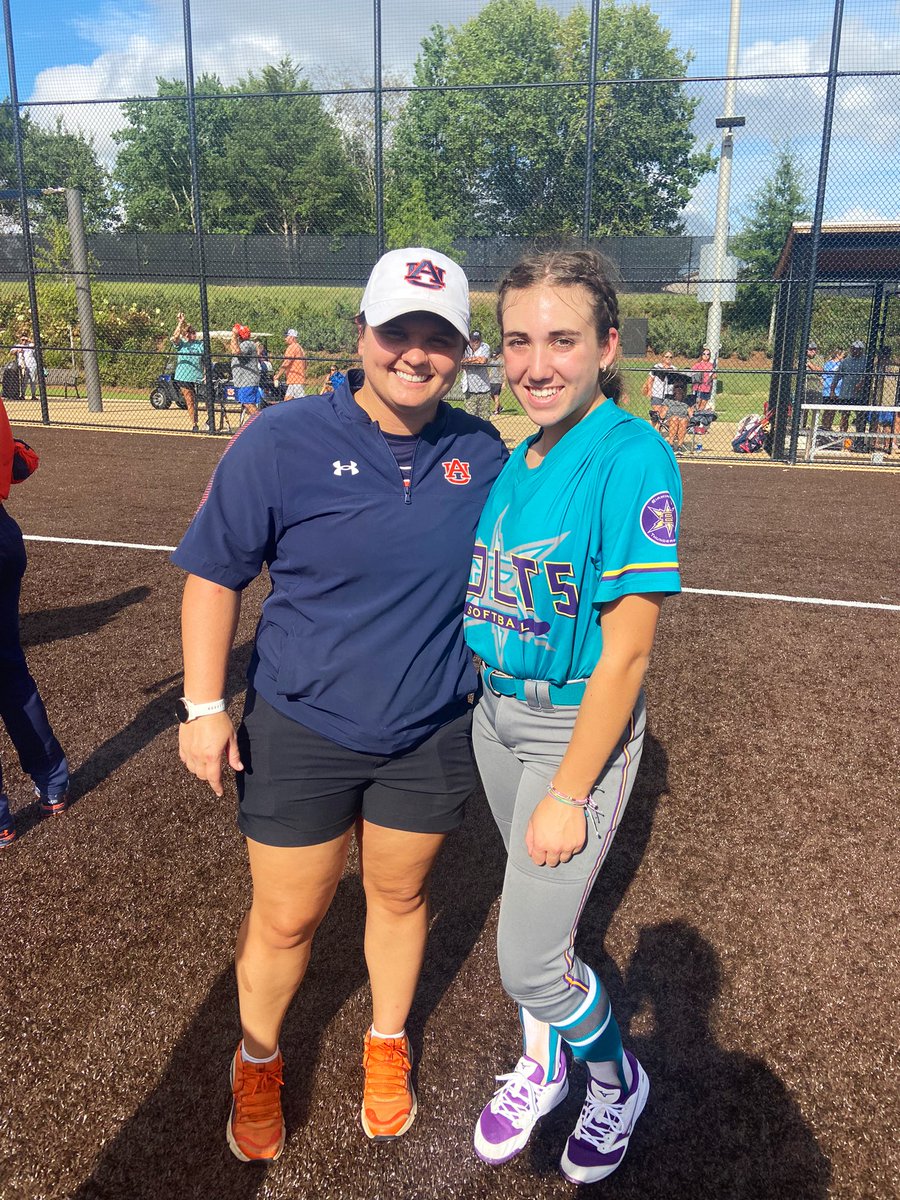 Thank you <a href="/AuburnSoftball/">Auburn Softball</a>, <a href="/deanAU_TigersSB/">Mickey Dean</a>, and <a href="/Emily5Car/">Coach Carosone</a> for the amazing camp today. War Eagle!!