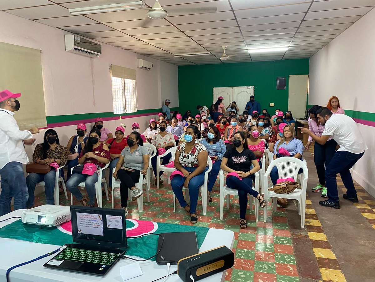 MarielaVega2014's tweet photo. Capacitando Mujeres del #Circuito7-2 en Los Santos, ninguna debe quedarse atrás, vamos todas juntas con Liderazgo, compromiso con valores y sensibilidad. @CaDemocratico @romuloroux https://t.co/DYqzJyFpOA
