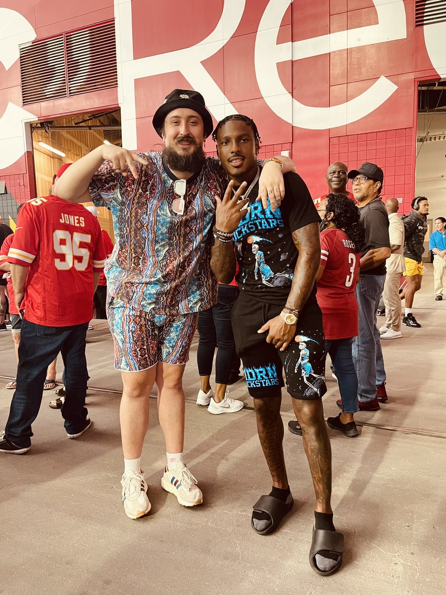 GodkuTV's tweet photo. Vibin with the boy @MecoleHardman4 
#mommascookin https://t.co/ViVS7QGWV4