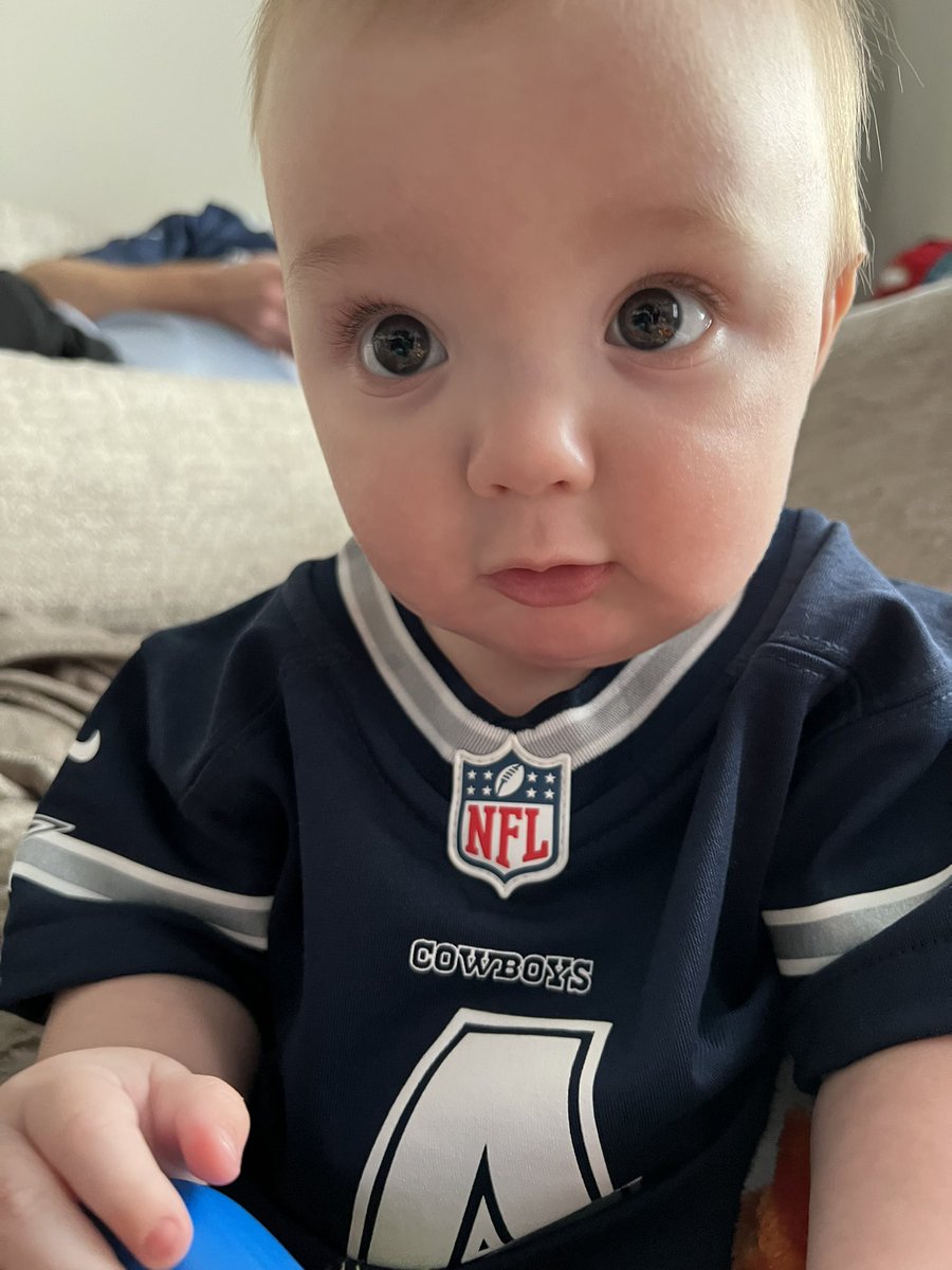 _Chelsea_20's tweet photo. Justin says “let’s go cowboys”💙🏈 https://t.co/DVzAZZEc7l