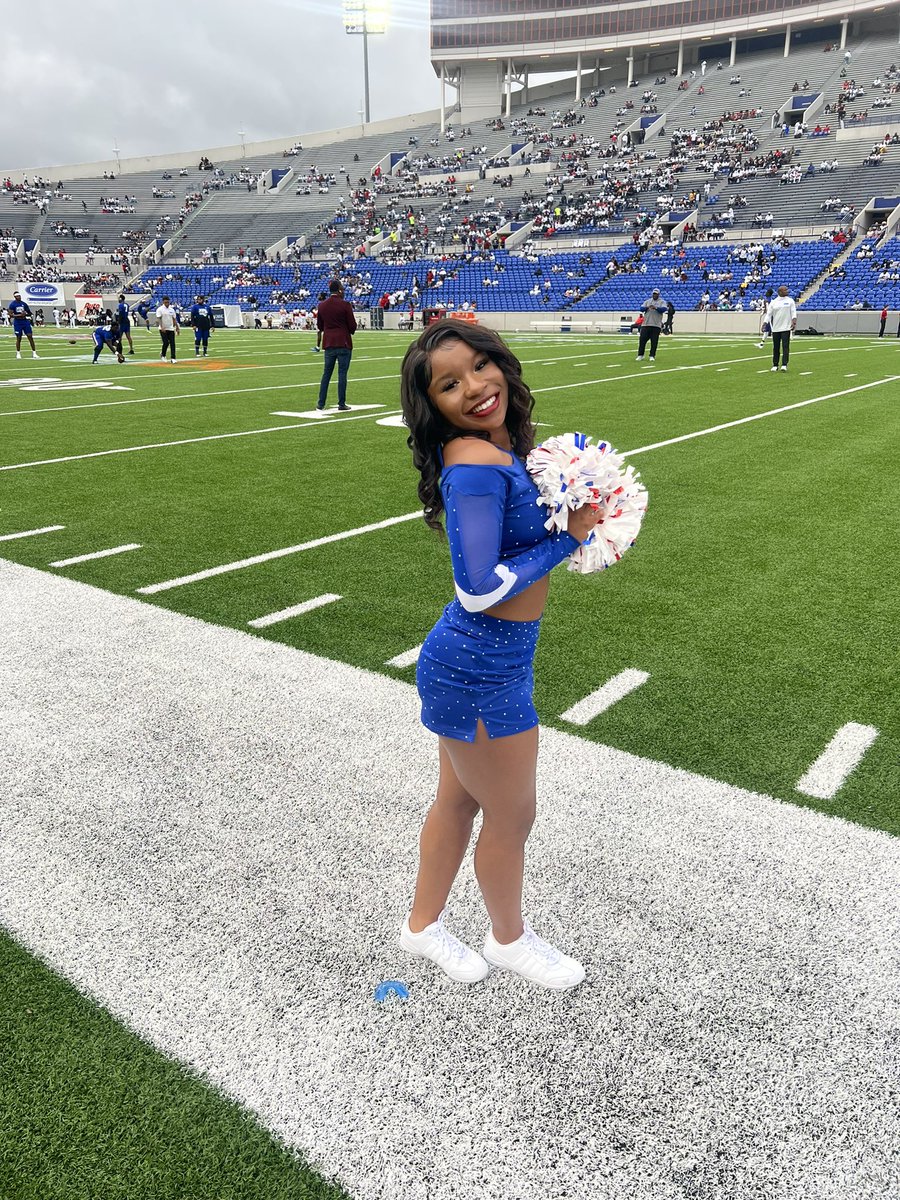 MadisonForsyth7's tweet photo. Southern Heritage Classic weekend was a movie🥳❤️💙 #tsucheer https://t.co/ZDRf7RRfQF