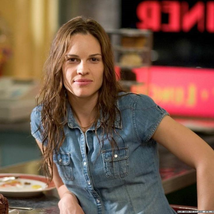 ViacomCBSfan's tweet photo. #HilarySwank https://t.co/BikE5UbL7i