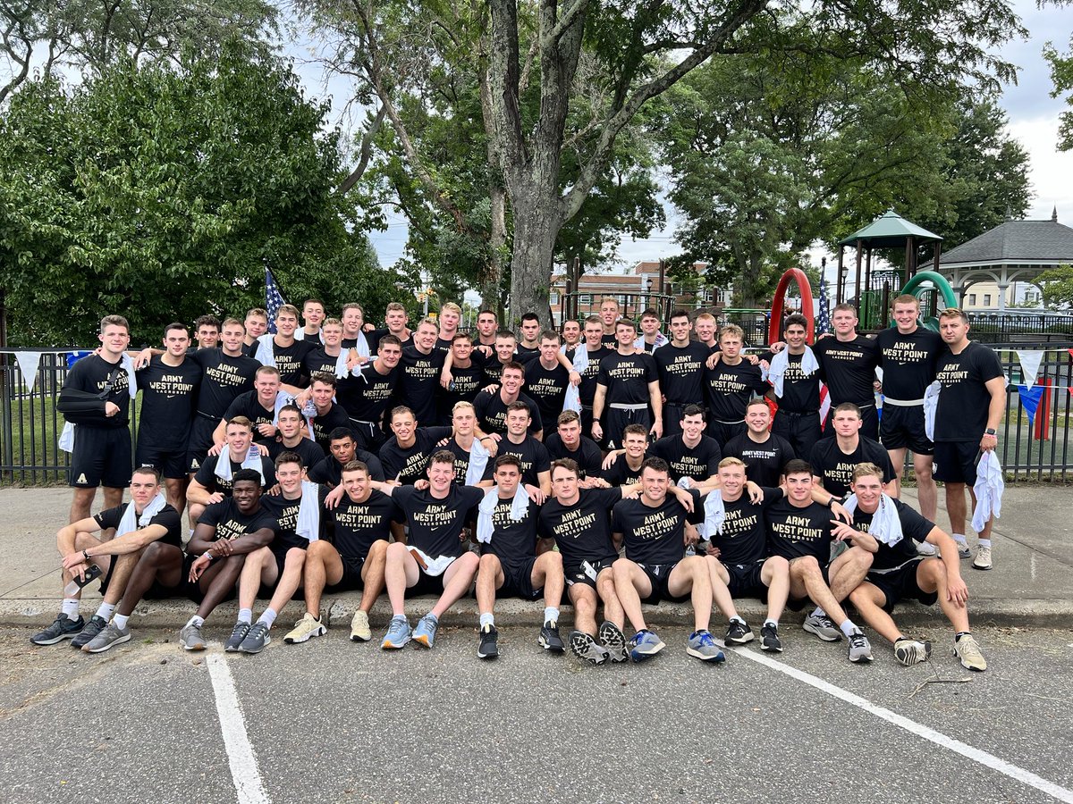 ⁦Awesome to have the Army Lacrosse Family supporting ⁦<a href="/LeadTheWayFund/">Army Ranger</a>⁩    once again. The Jimmy Regan run is always a highlight for our guys! Family Toughness Tradition
