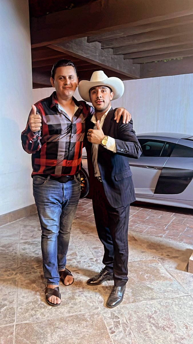 pacomartinezg_'s tweet photo. AquΓ con mi amigo el #CompaCamaron
#Quebellezadiosmio #Nomedesinfierno https://t.co/jfpFewUiYE