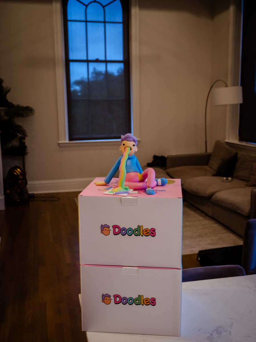 itsdanataylor's tweet photo. finally came… @doodles 

ngl they are amaaazing!!! 🌈🤮 https://t.co/WkuHyBKGiB