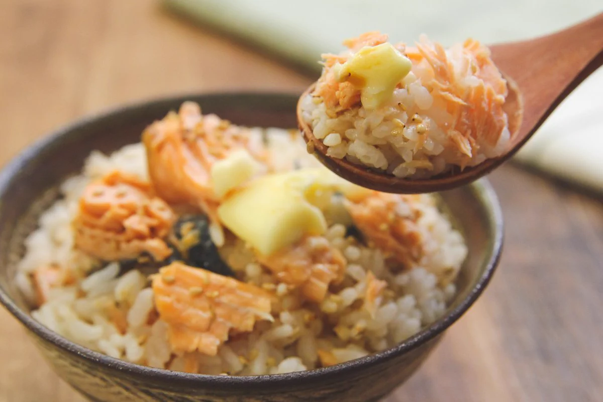 鮭好きさん必見！2合炊いてもすぐに無くなっちゃうという、鮭の炊き込みご飯レシピ！