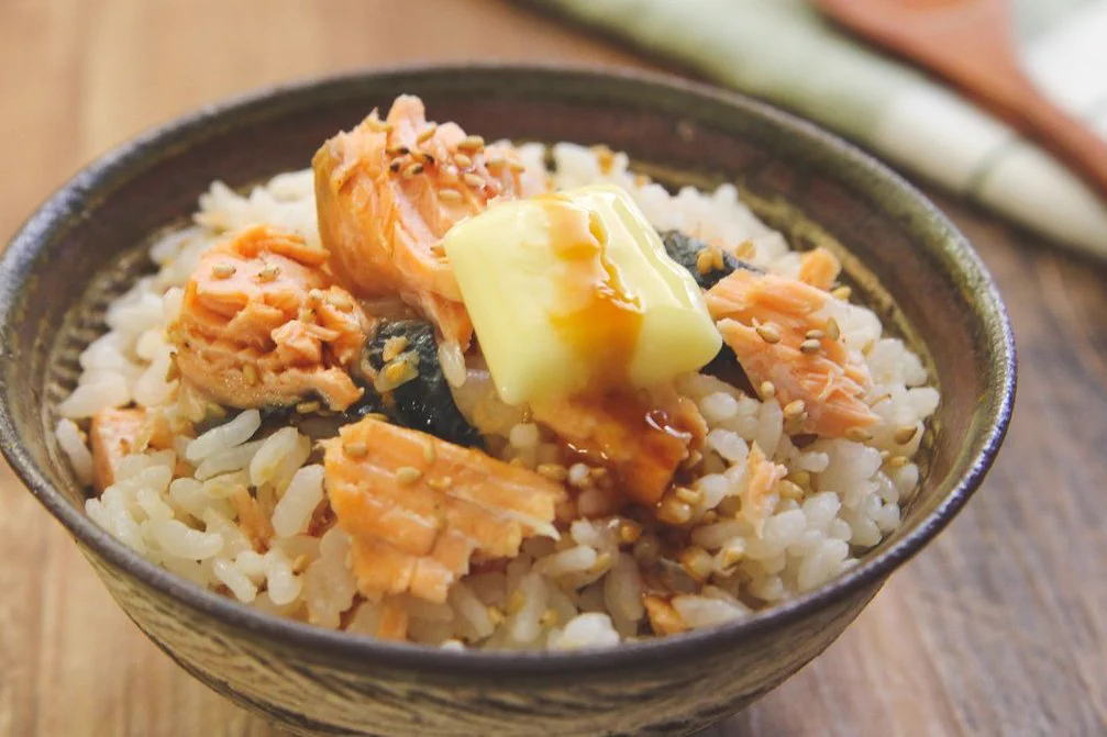 鮭好きさん必見！2合炊いてもすぐに無くなっちゃうという、鮭の炊き込みご飯レシピ！