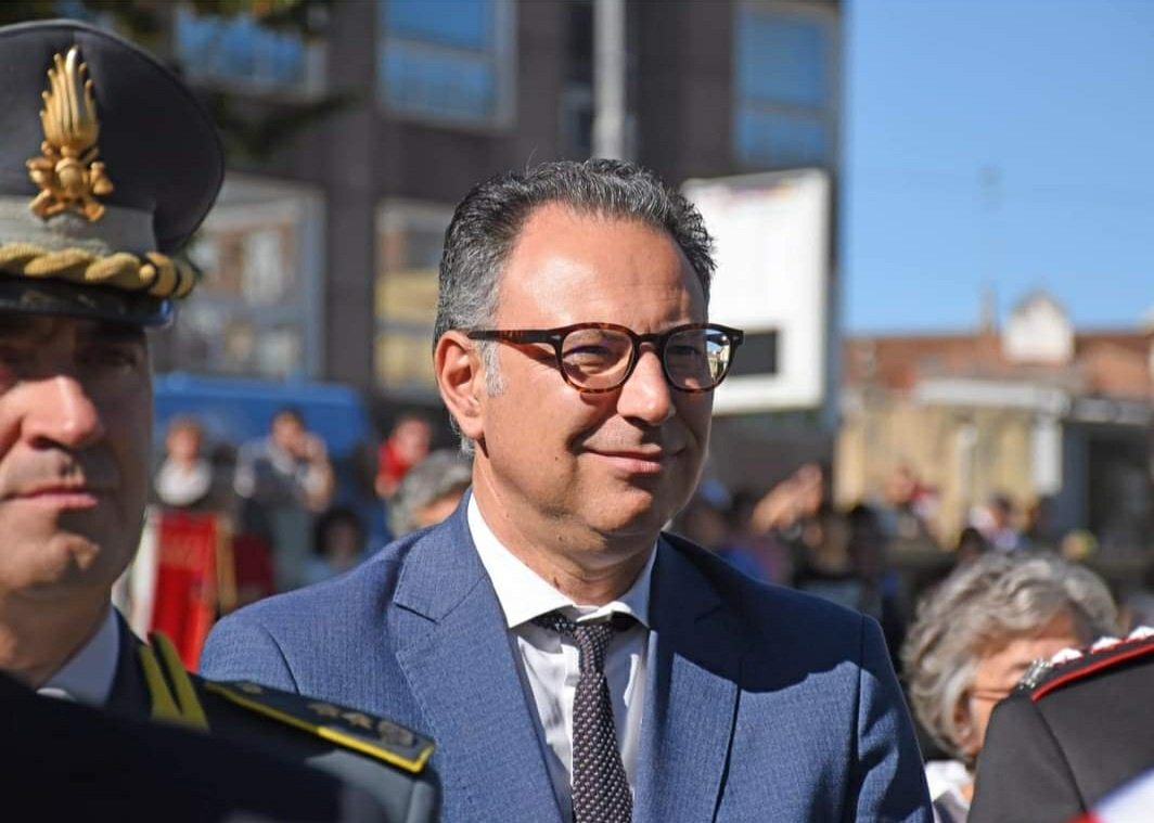 AlessandroBisa3's tweet photo. Commemorazione #11settembre di fronte al #memoriale “Memoria e luce” col console degli #StatiUniti e tante rappresentanze territoriali.
Il Sindaco di #Padova Sergio #Giordani, da oggi anche Presidente della Provincia ha giustamente ricordato le migliaia di vittime dell’attentato https://t.co/KJEzEB4I6x