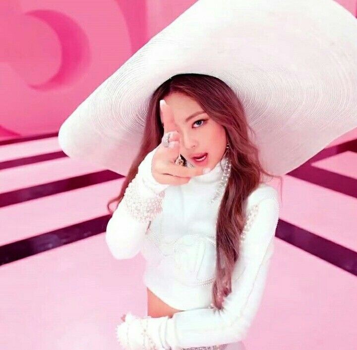 JENNIE ALLIANCE 🧛♀️ tweet media