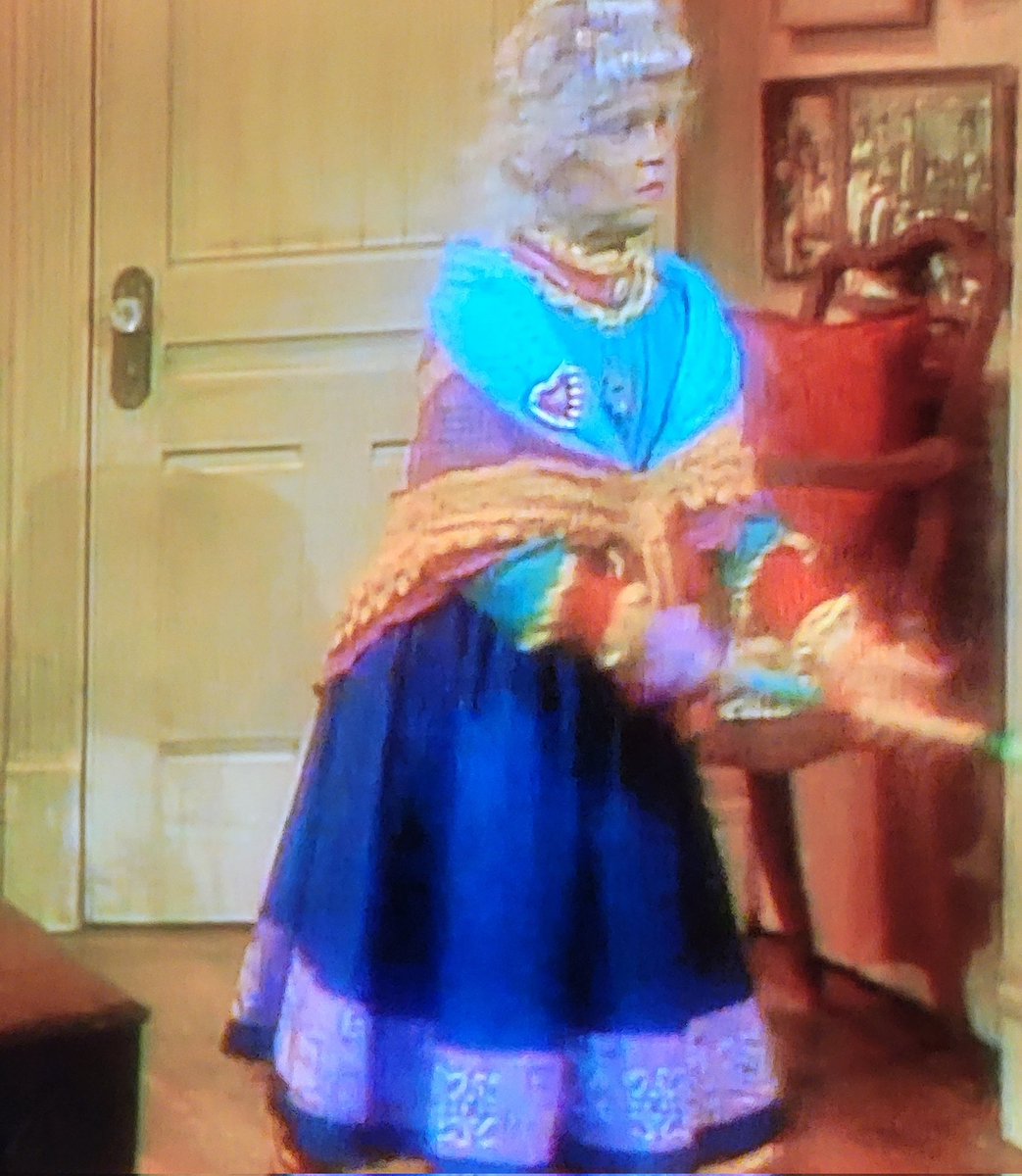 MaglioJen's tweet photo. Does it mean I'm old now if I want the outfit Punky Brewster was in when she dreamed of herself as an old lady?  Someone needs to knit me this shawl.

#PunkyBrewster
#PunkyPower https://t.co/JBL7IPgvfi