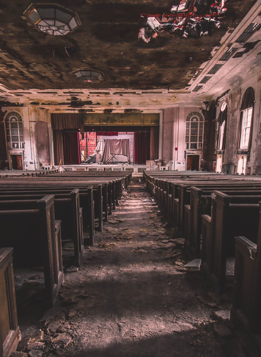 TDP_URBEX's tweet photo. @maryamhasaniart #abandoned state school https://t.co/aixfqJFEFB